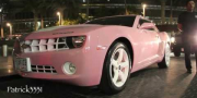Розовый Chevy Camaro в Дубае